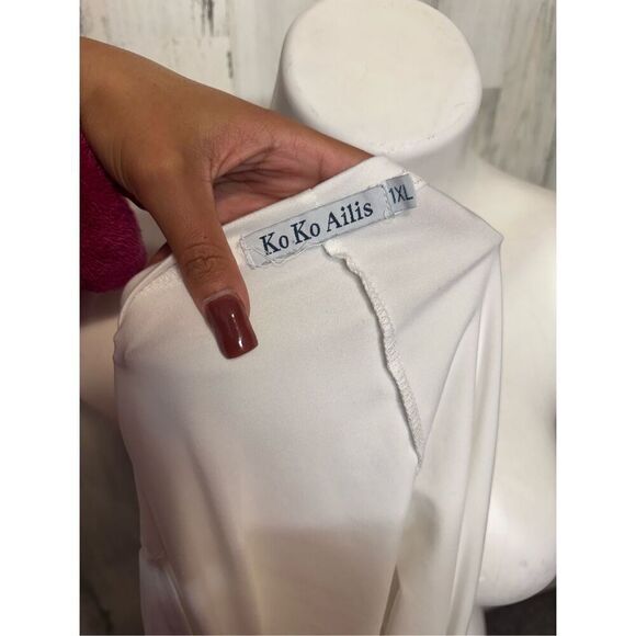 White shoulder-less blouse - Picture 4 of 7